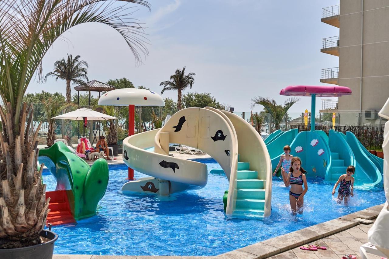 Cristalex Aparthotel & Spa Mamaia Nord Năvodari Kültér fotó